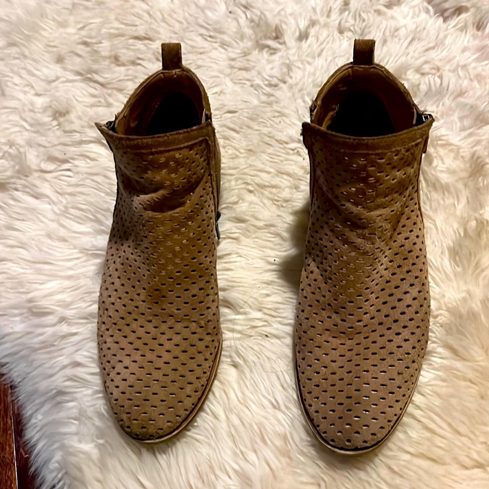 Lucky Brand woman ankle boots